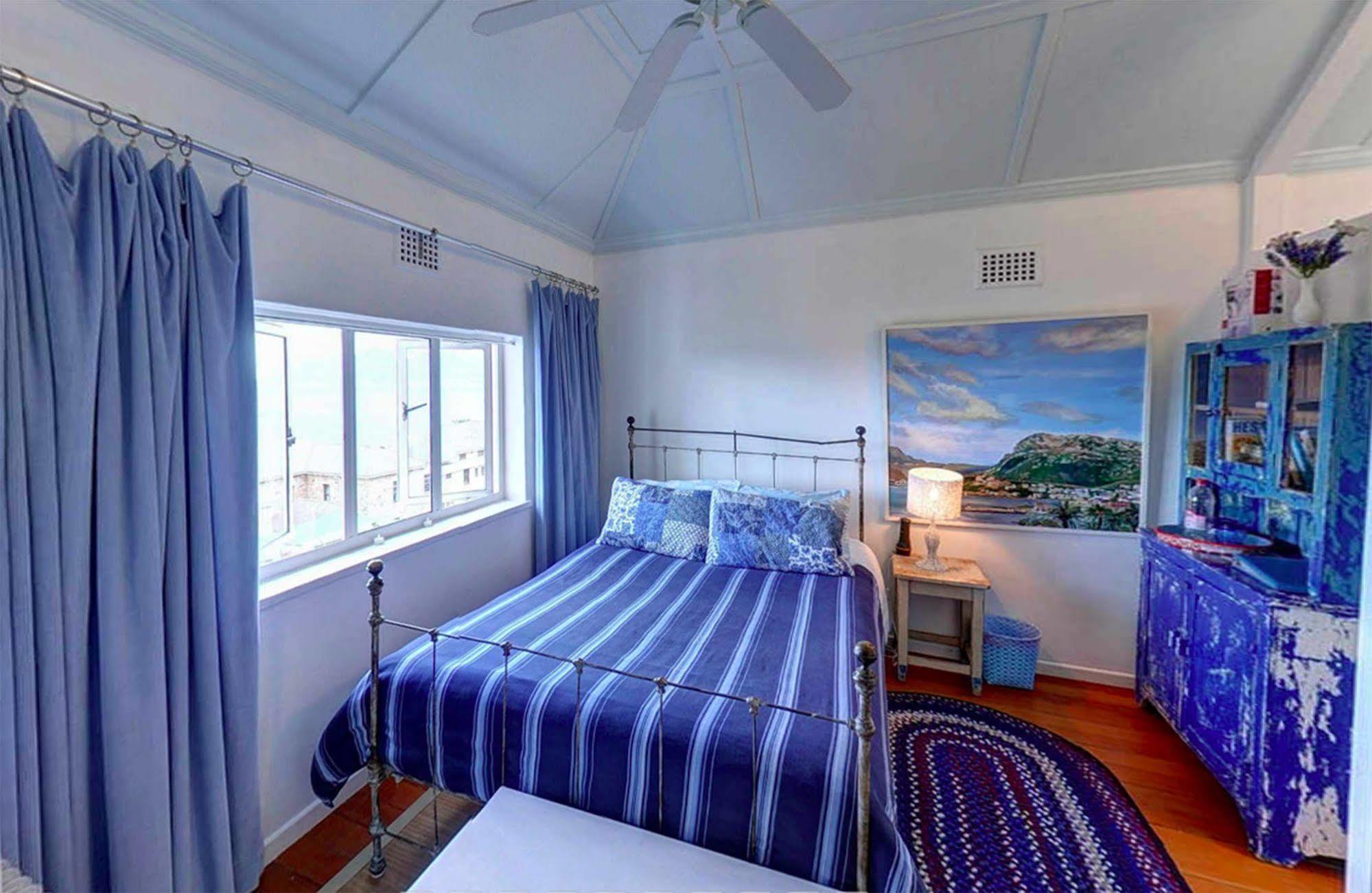 Blue On Blue Bed And Breakfast St James Экстерьер фото