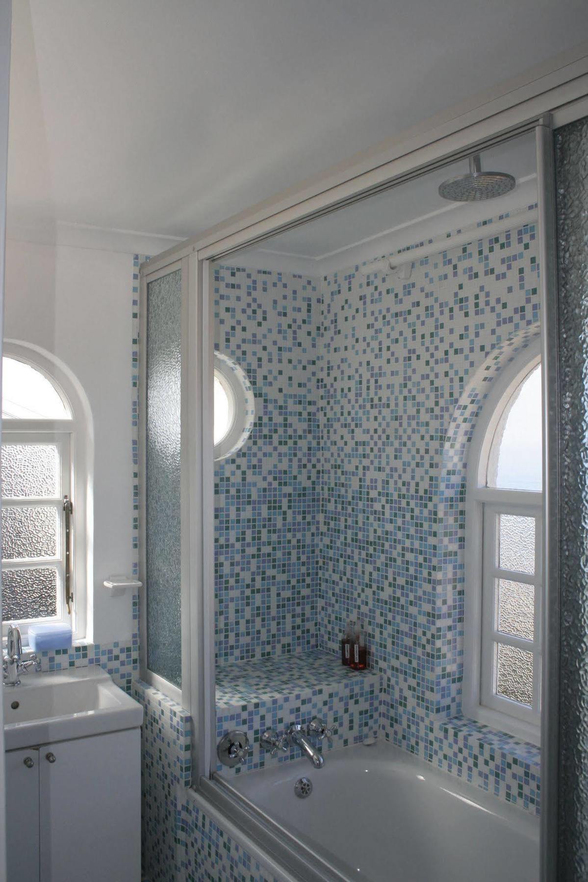 Blue On Blue Bed And Breakfast St James Экстерьер фото