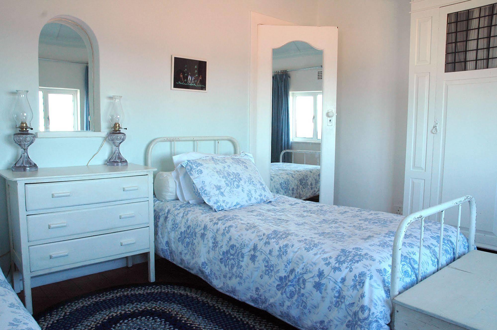 Blue On Blue Bed And Breakfast St James Экстерьер фото