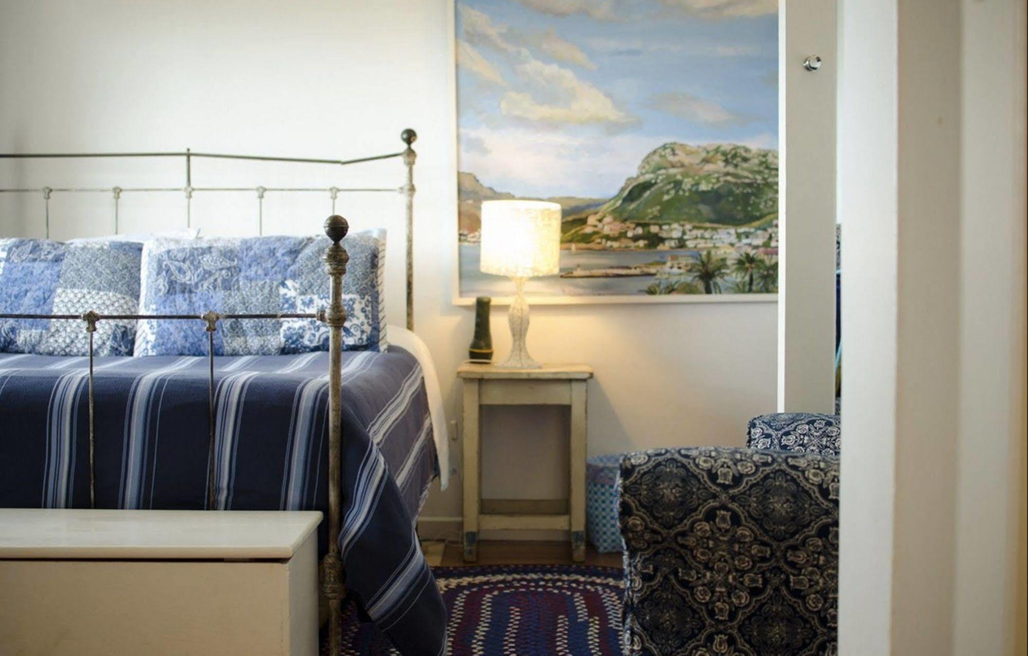 Blue On Blue Bed And Breakfast St James Экстерьер фото